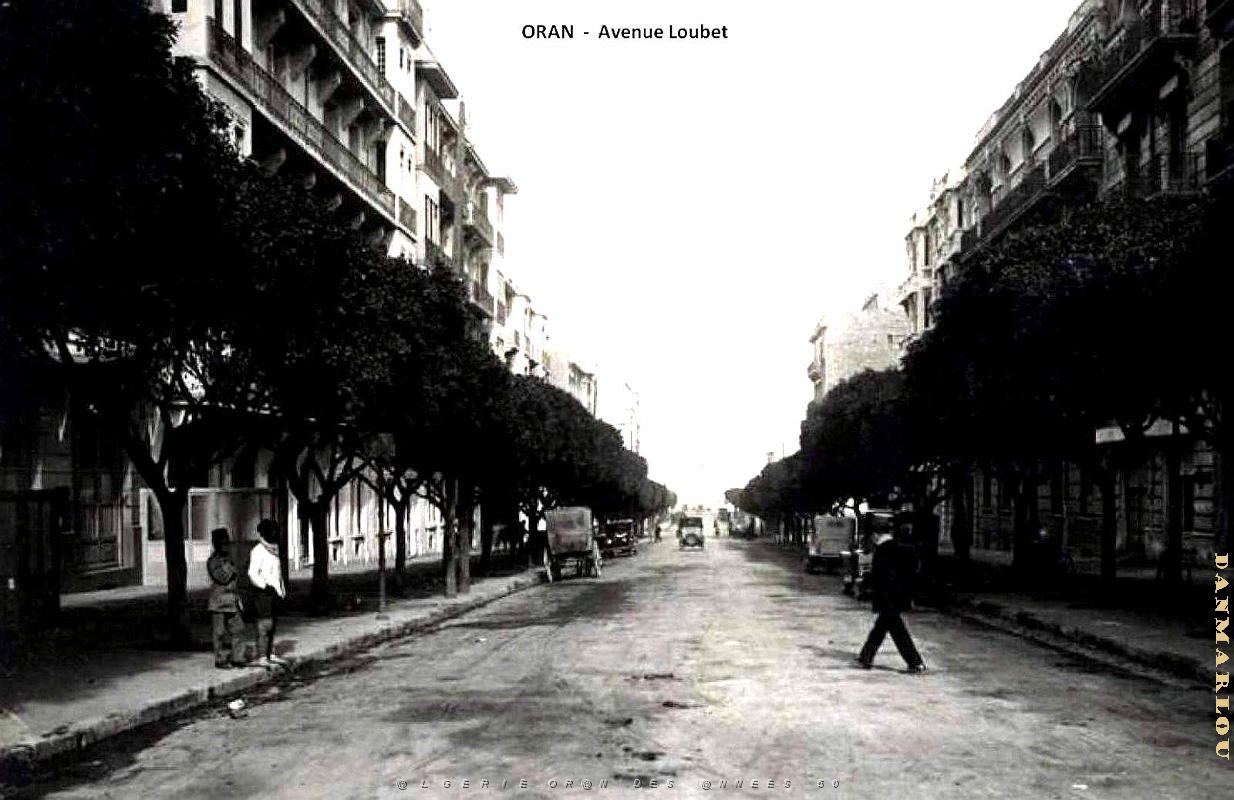 Oran - Avenue Loubet vue de la Place des Victoires.jpg